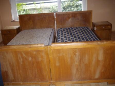 Schlafzimmer, Doppelbett mit Matratzen, Kleiderschrank - Kinderzimmer Jugendzimmer - Bünde