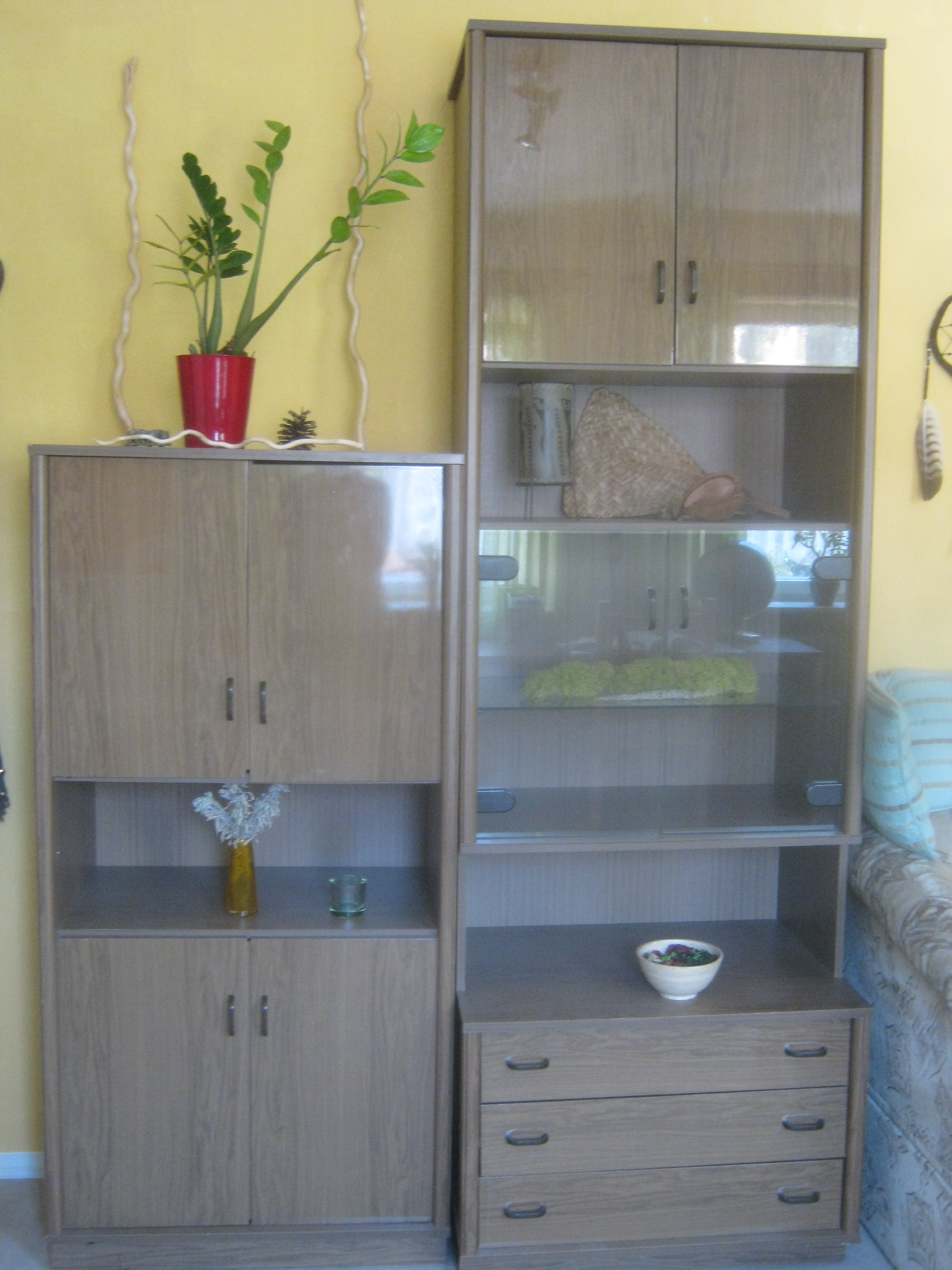 Holzschränke Nussbaum mit Glasvitrine und Wohnzimmertisch - Couchtisch Sonstige Wohnzimmereinrichtung - Nürnberg