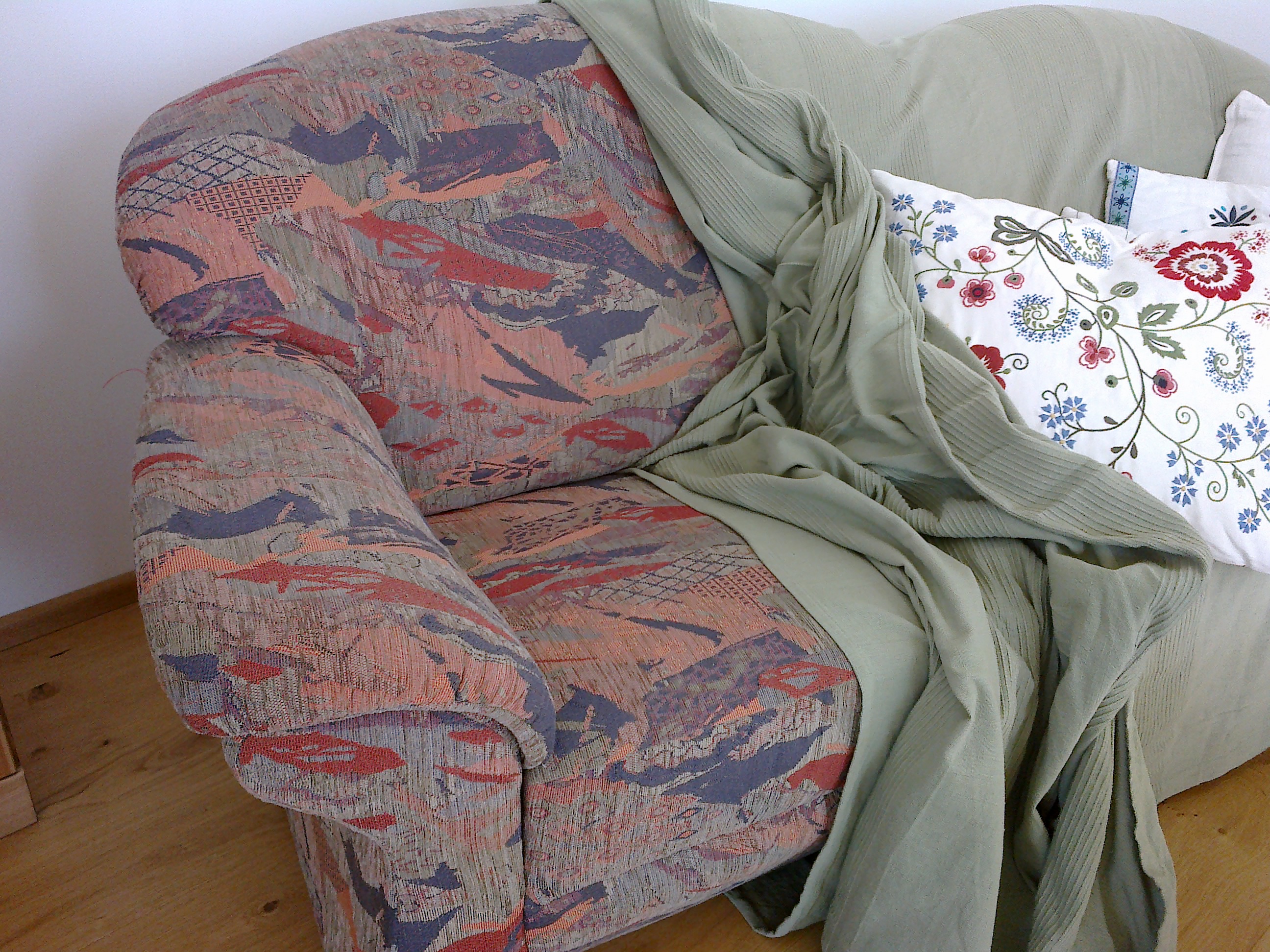 Sofagruppe, 2 verschiedene  Outfits , sehr guter Zustand !!! - Polster Sessel Couch - Heusenstamm