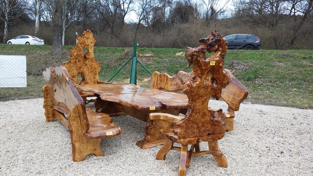 Rustikale einzigartige Tische, Stühle, Bänke, komplette Garnituren aus Massivh - Speisezimmer Essecke - Klingenbach