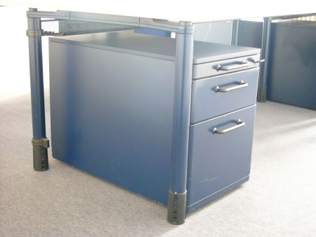 Schreibtisch mit Rollcontainer - Bueromoebel Bueromaterial - Frankfurt