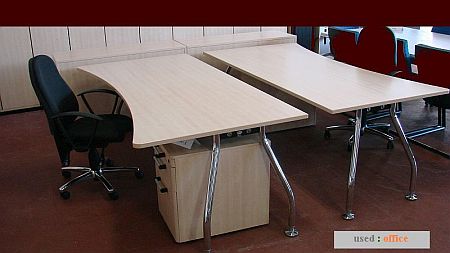 Schreibtisch + Rollcontainer - Bueromoebel Bueromaterial - Frankfurt