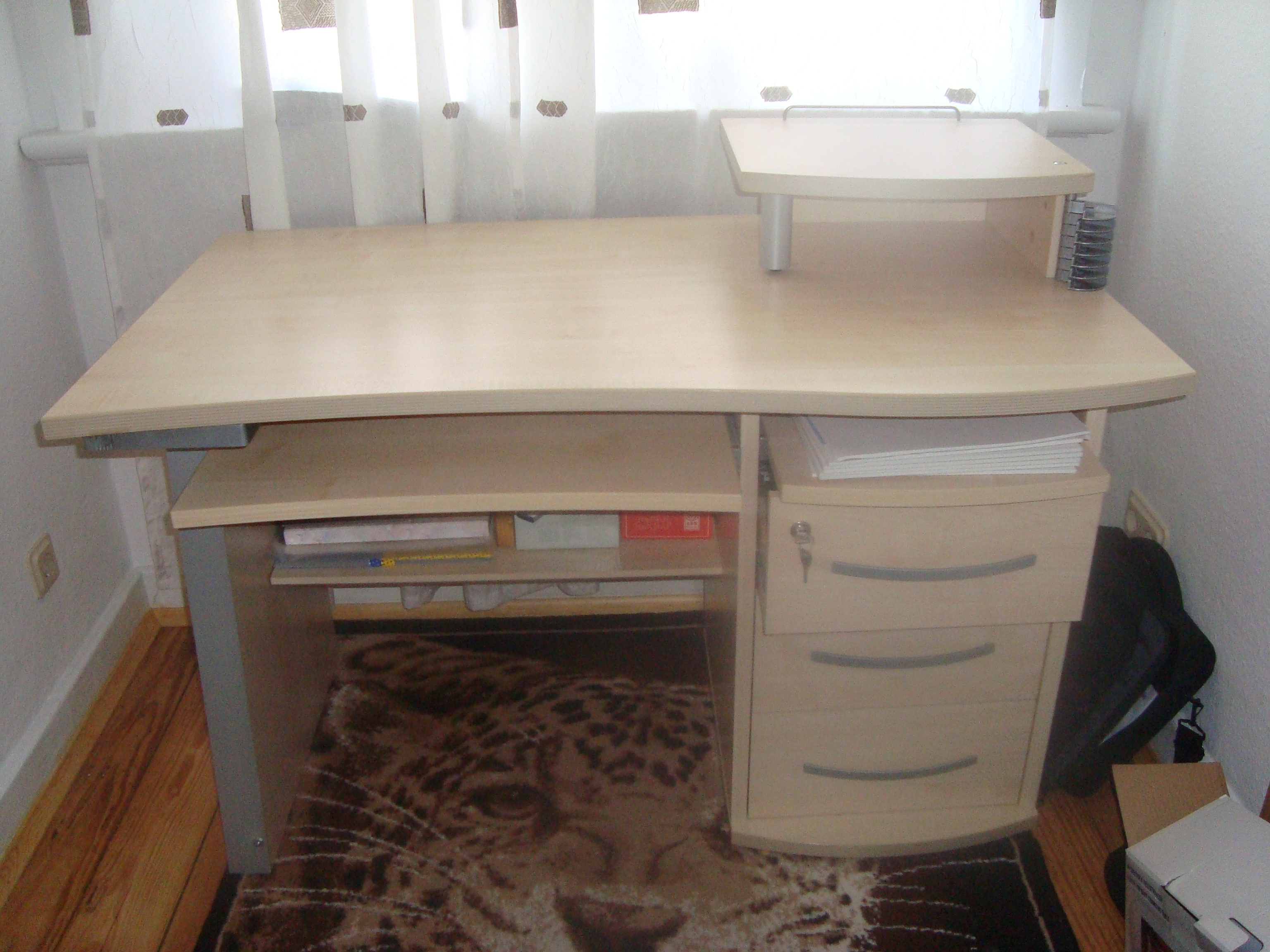 Gebrauchter Computer-Schreibtisch, top Zustand - Bueromoebel Bueromaterial - Hamburg