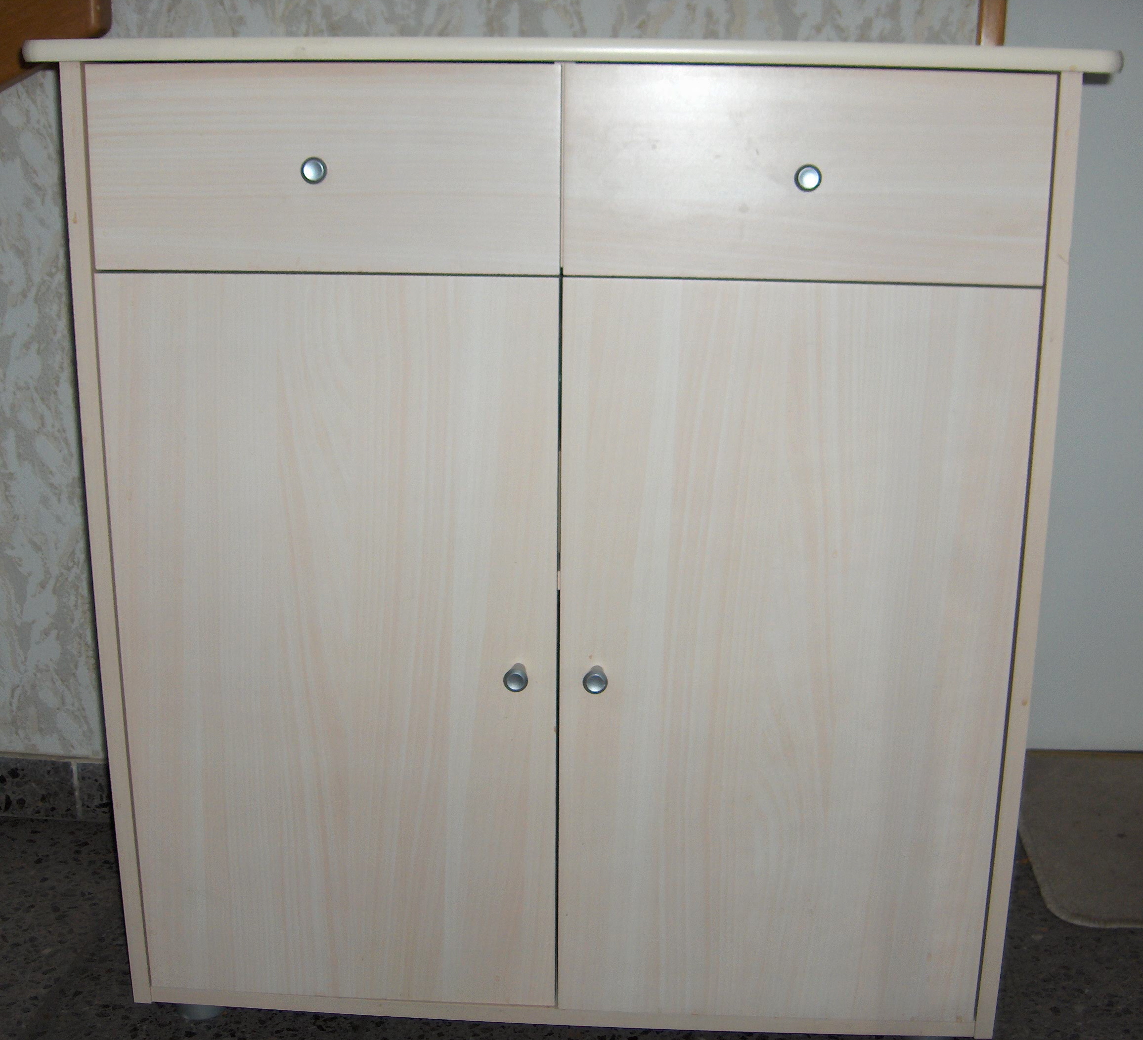 Kleine dekorative Kommode in heller Ahorn-Optik - Garderobe Flur Keller - Dreieich