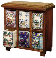 Kleine Kompakte Holzkommode mit 5 handbemalten Keramikschüben. - www.etniko-onl - Stilmoebel Designer Moebel - Hainburg