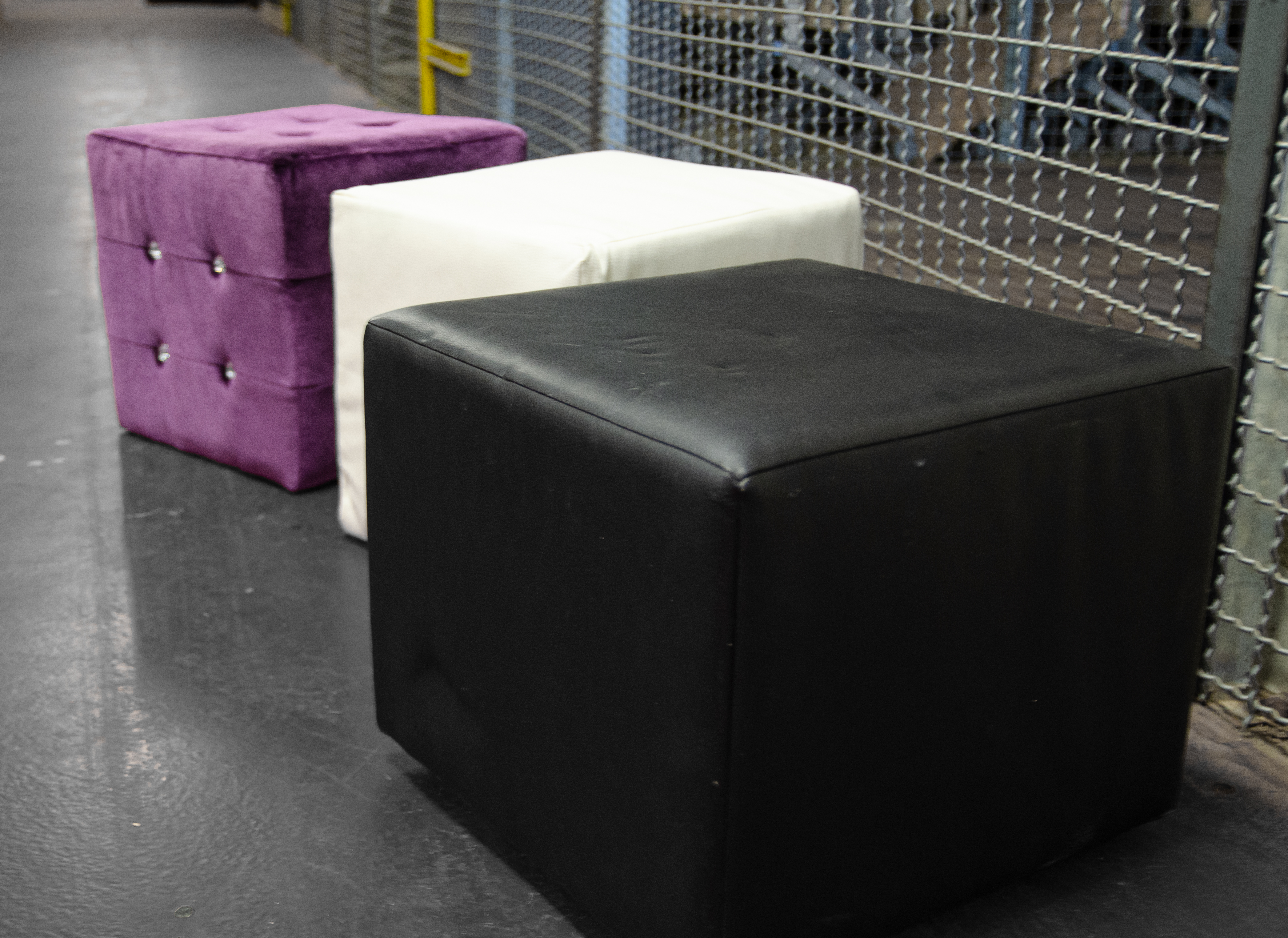 Sitzwürfel • verschiedene Designs • gebrauchter Zustand - Polster Sessel Couch - Frankfurt (Main) - Ostend