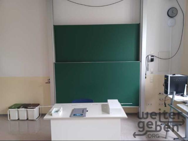 Schultafel verschiedene Größen Pylonen-Klapptafel Pylonentafel - Bueromoebel Bueromaterial - Naila