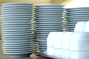 10 kg Poltergeschirr für 10,- EURO Porzellan Geschirr für Polterabend Versand  - Geschirr und Besteck - Leipzig